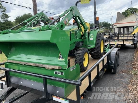 John Deere 3025E 小型曳引機