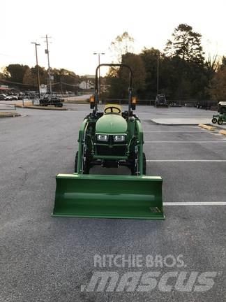 John Deere 3025E 小型曳引機