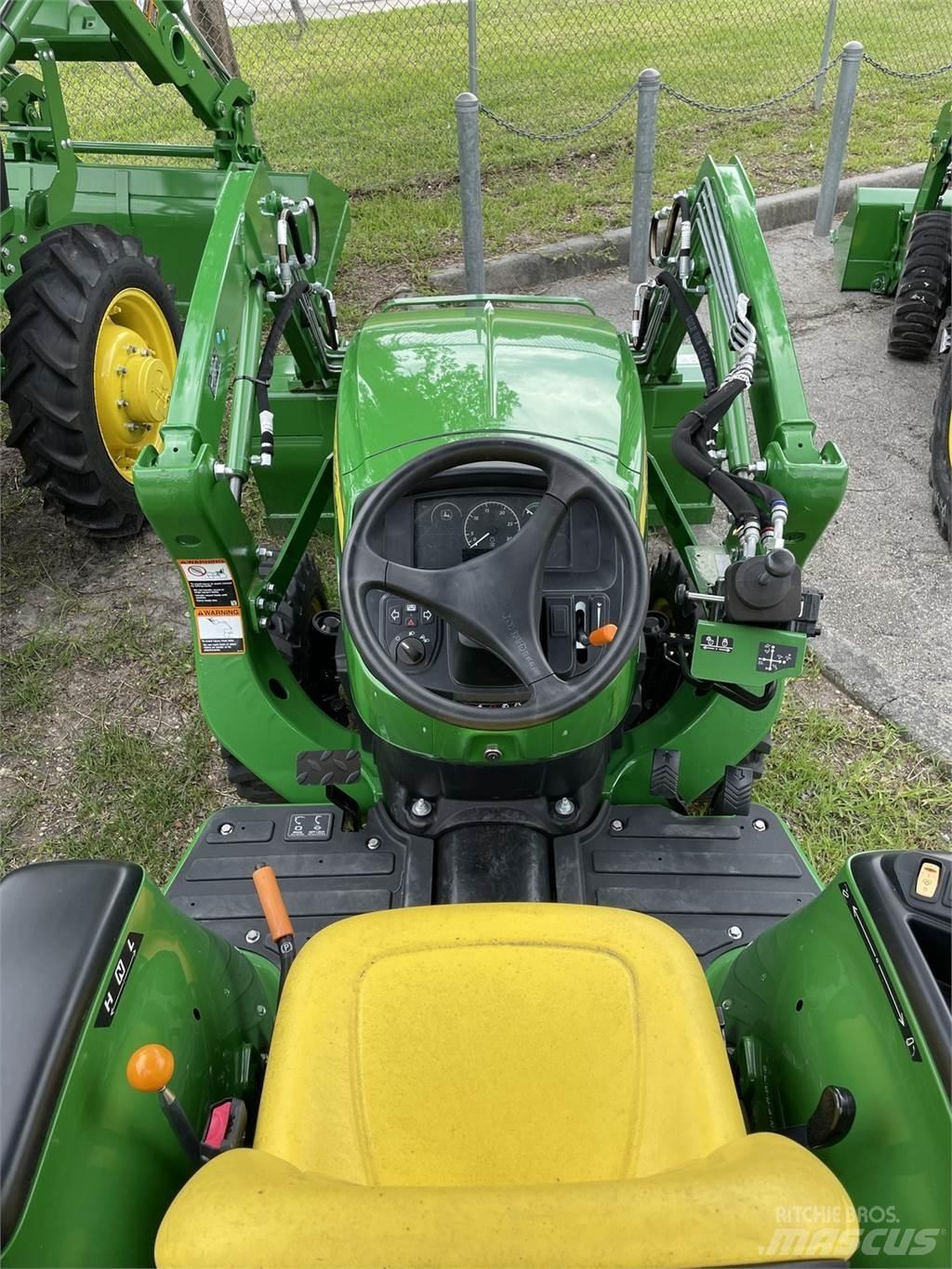 John Deere 3025E 小型曳引機