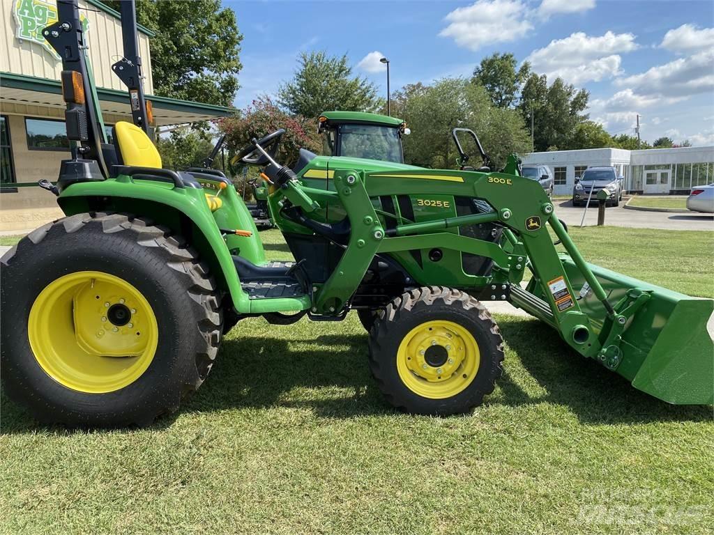 John Deere 3025E 小型曳引機