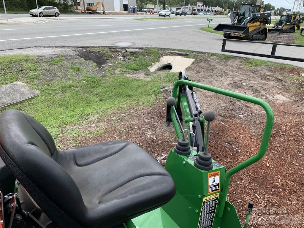 John Deere 3032E 小型曳引機