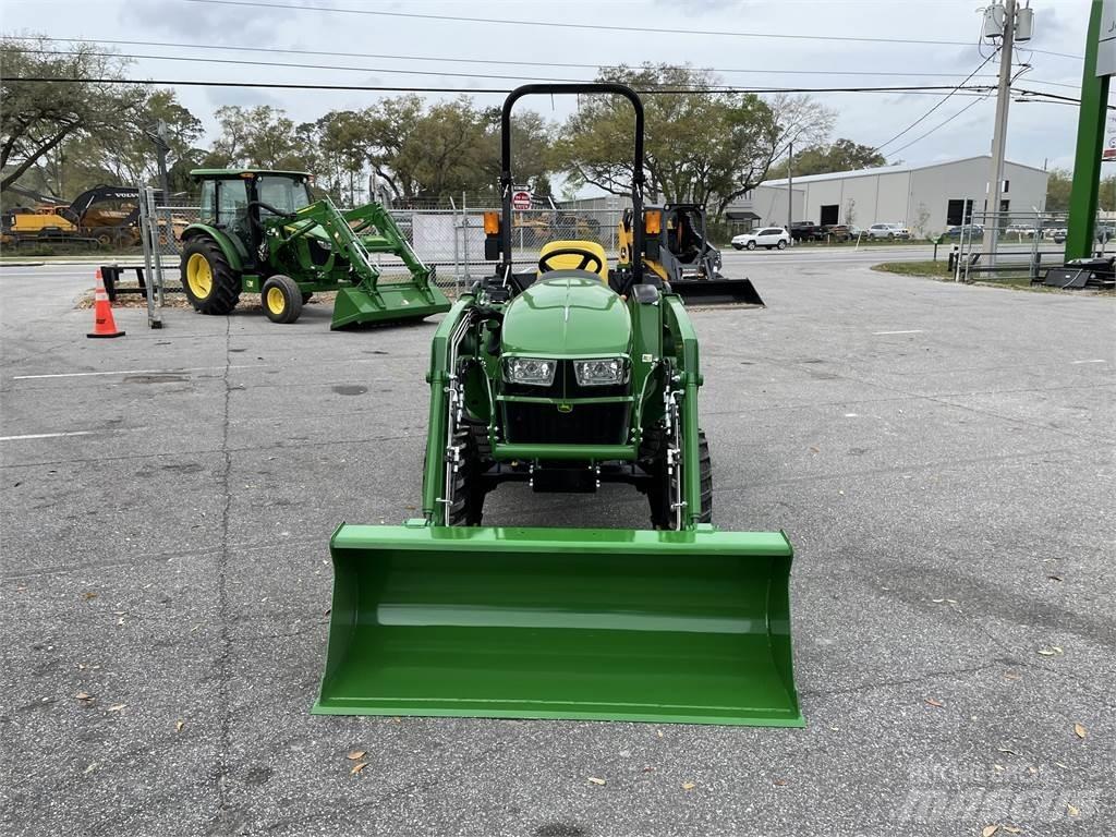John Deere 3032E 小型曳引機