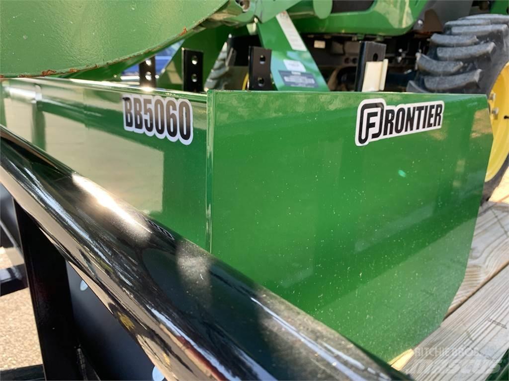 John Deere 3032E 小型曳引機