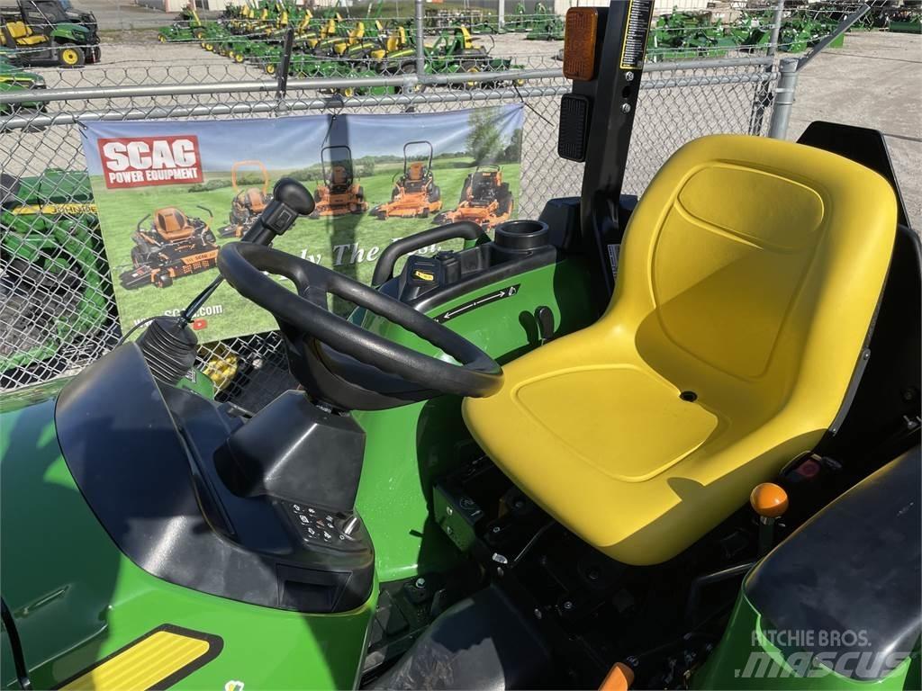 John Deere 3032E 小型曳引機