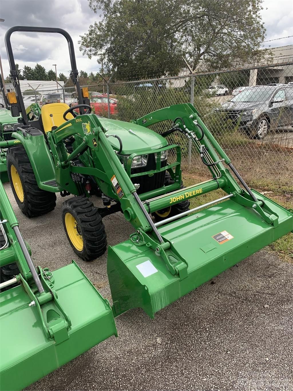 John Deere 3032E 小型曳引機