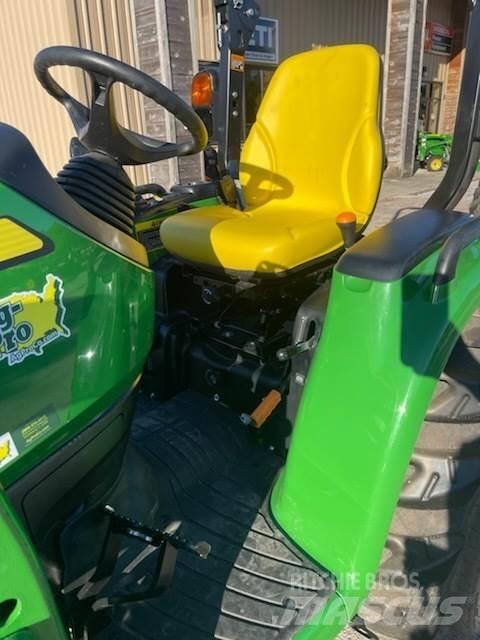 John Deere 3033R 小型曳引機