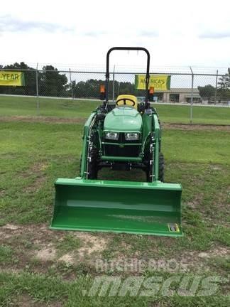 John Deere 3038E 小型曳引機