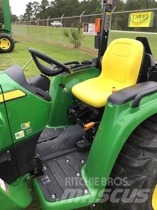 John Deere 3038E 小型曳引機