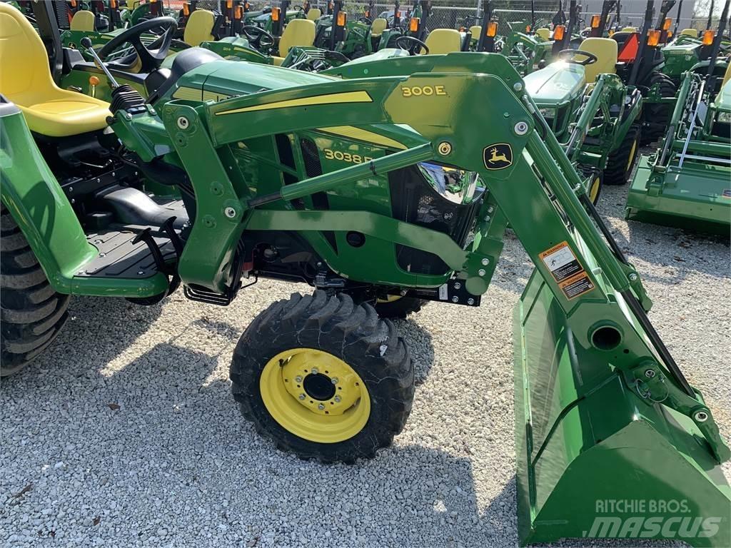 John Deere 3038E 小型曳引機
