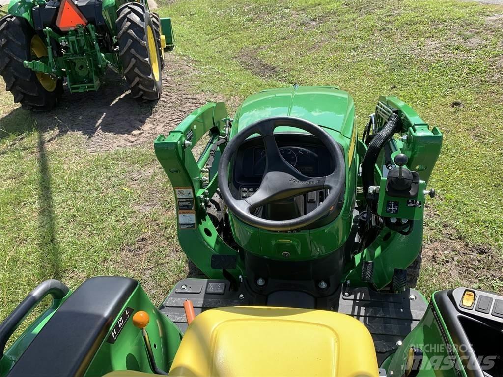 John Deere 3038E 小型曳引機
