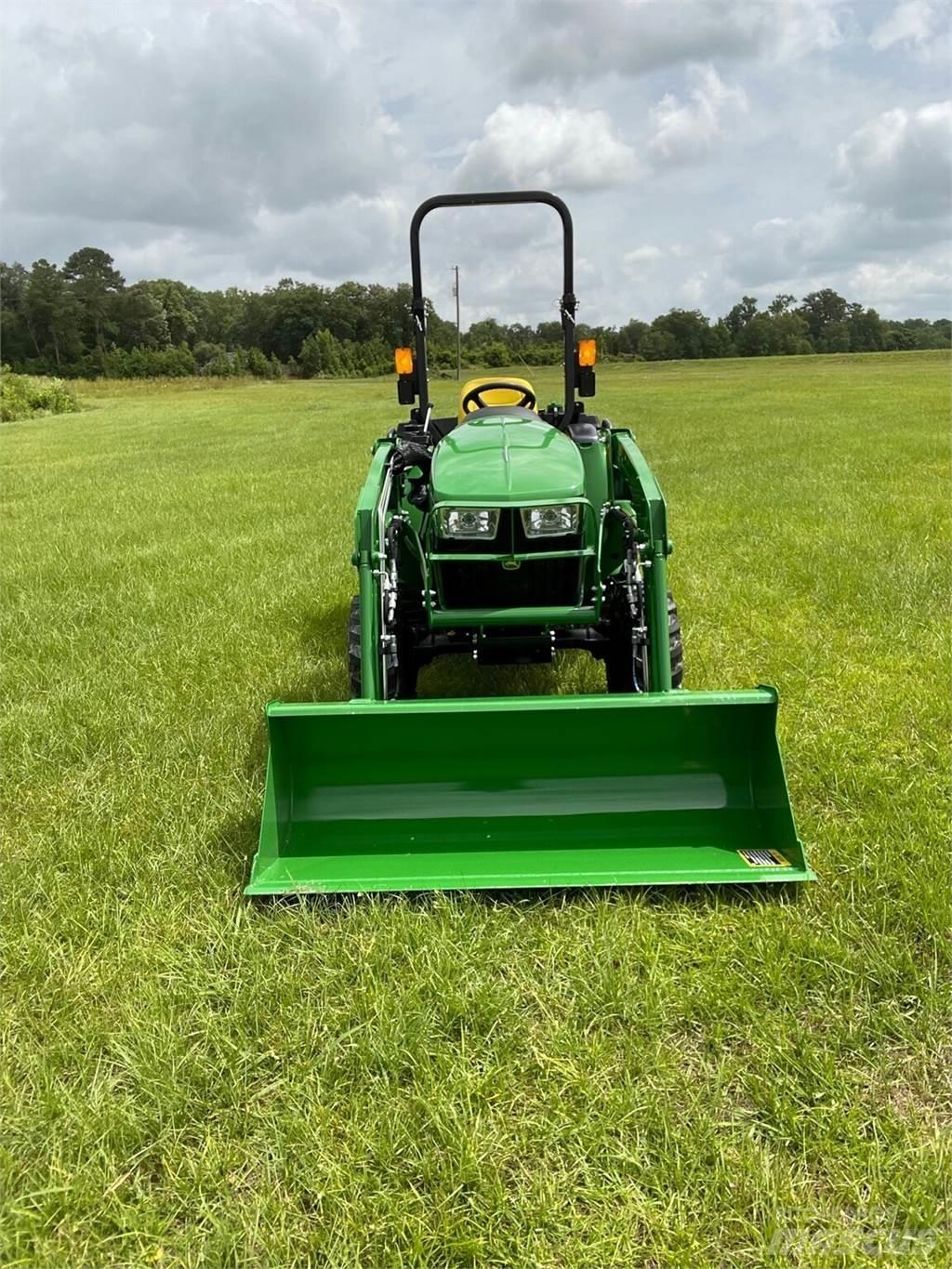 John Deere 3038E 小型曳引機