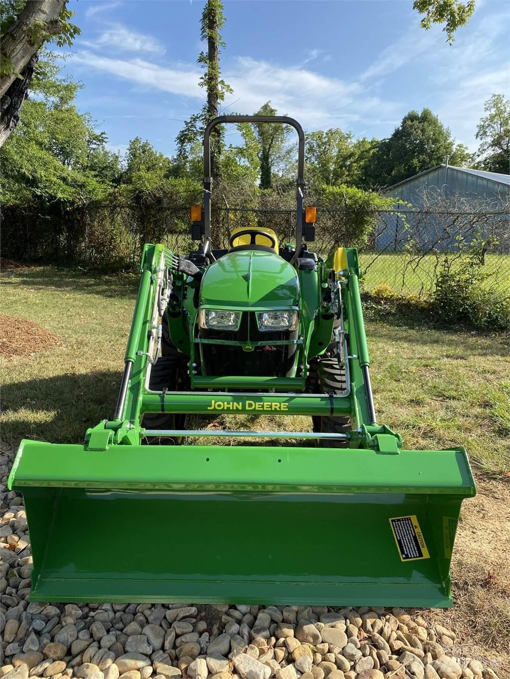 John Deere 3038E 小型曳引機