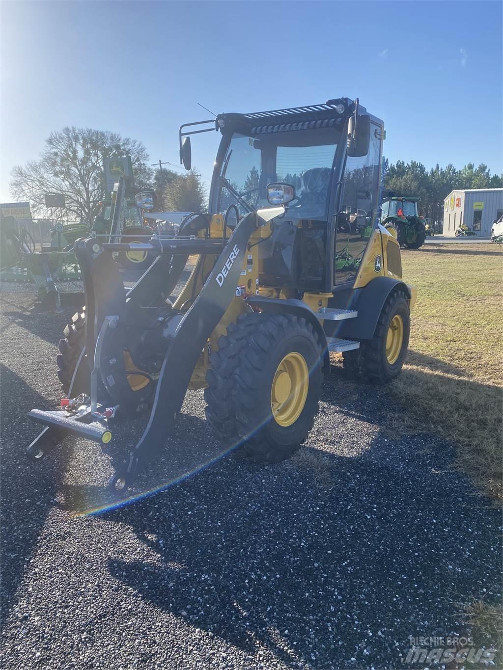 John Deere 304 G 小型裝載機