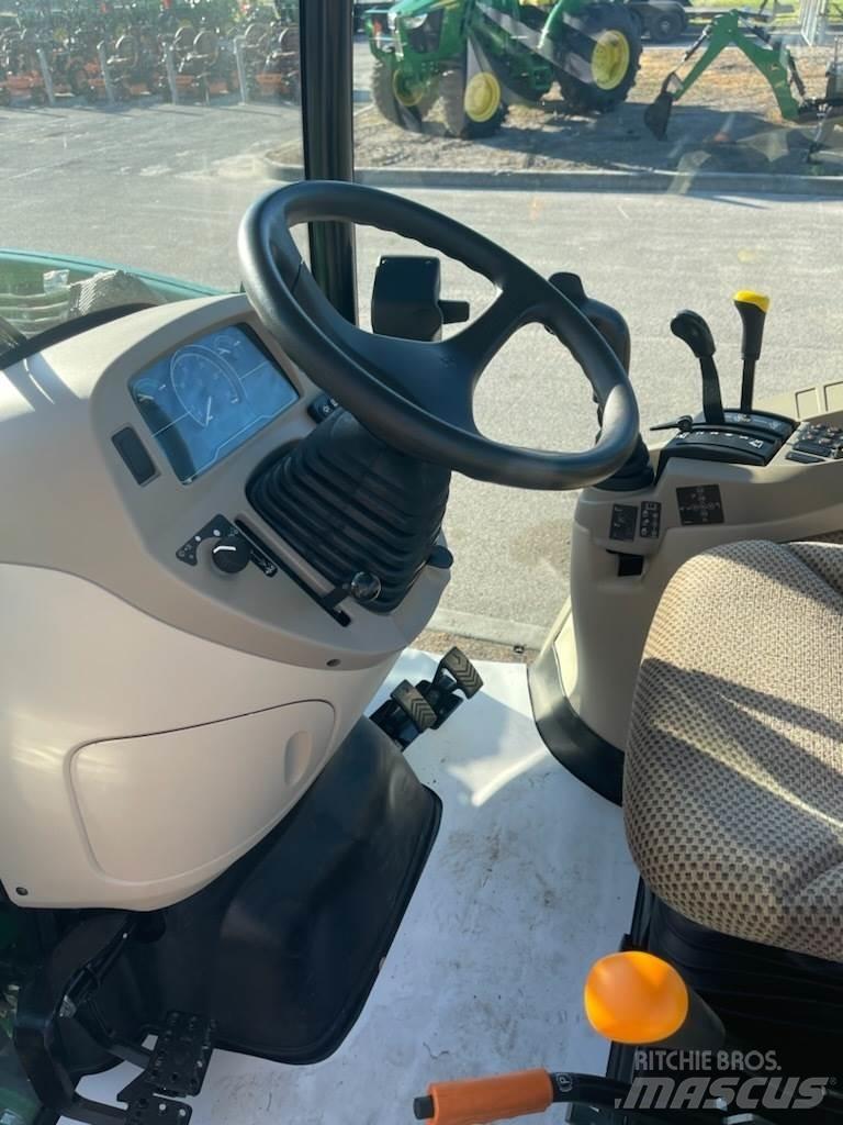 John Deere 3046R 曳引機