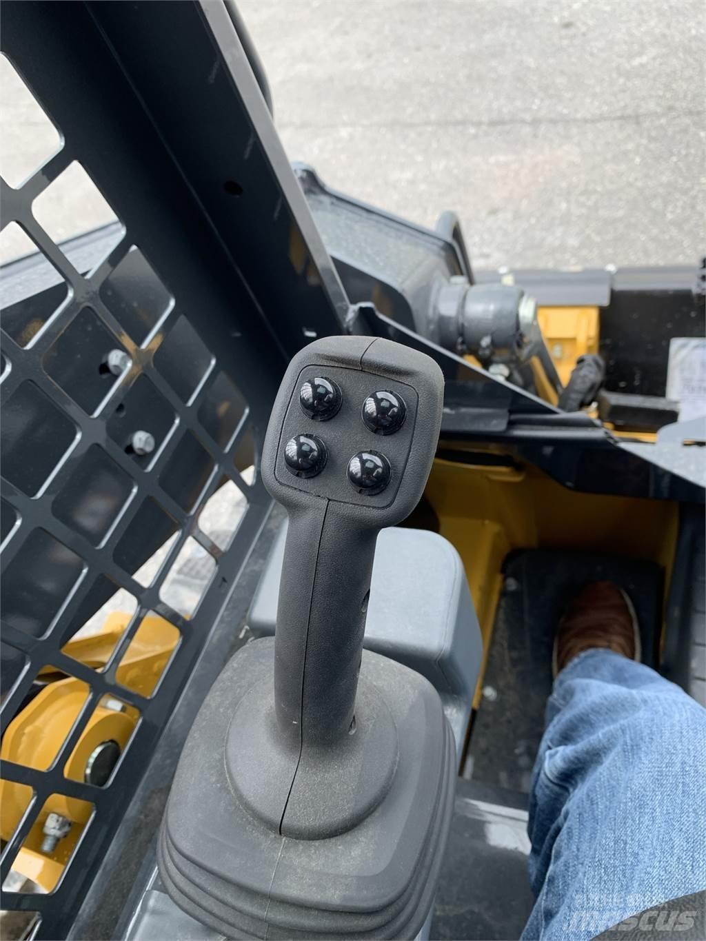 John Deere 317G 小型裝載機