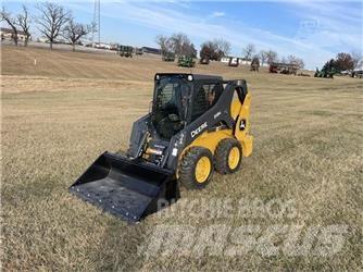 John Deere 318G 滑移轉向裝載機