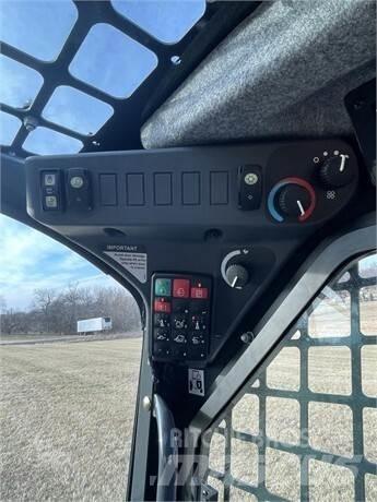 John Deere 318G 滑移轉向裝載機