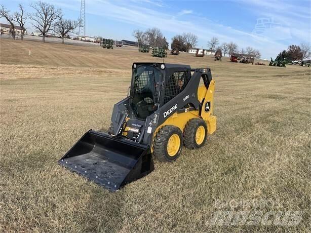 John Deere 318G 滑移轉向裝載機