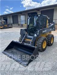 John Deere 320G 滑移轉向裝載機