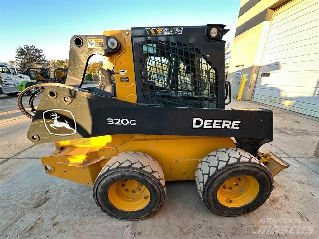 John Deere 320G 滑移轉向裝載機