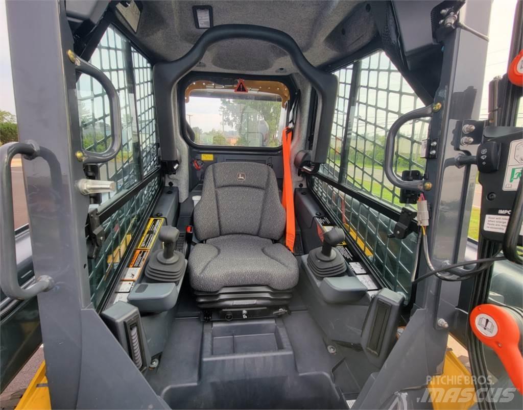 John Deere 324G 滑移轉向裝載機