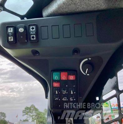 John Deere 325G 小型裝載機