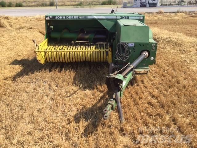 John Deere 349 方形打捆機