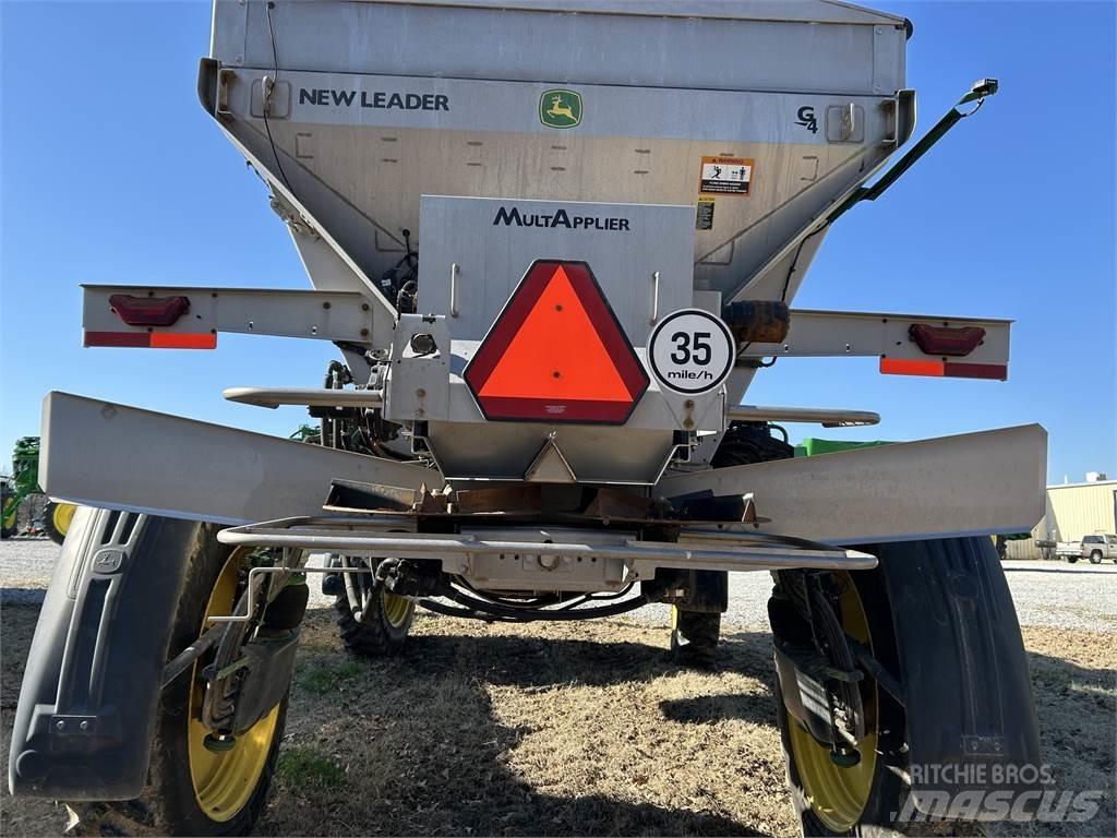 John Deere 400R 牽引式噴霧機