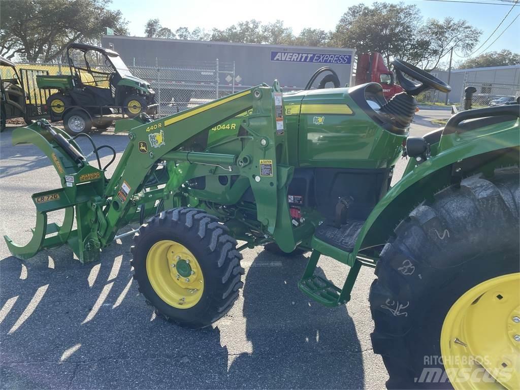 John Deere 4044R 曳引機