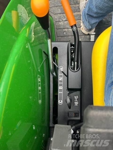 John Deere 4044R 曳引機