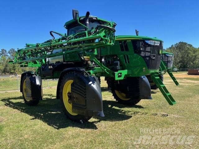 John Deere 408R 牽引式噴霧機