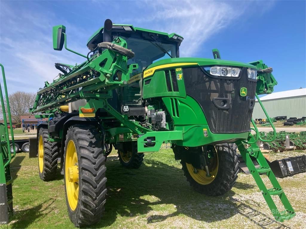 John Deere 410R 牽引式噴霧機