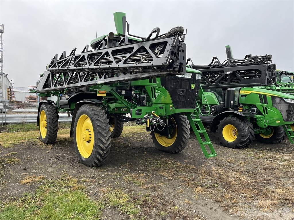 John Deere 412R 牽引式噴霧機
