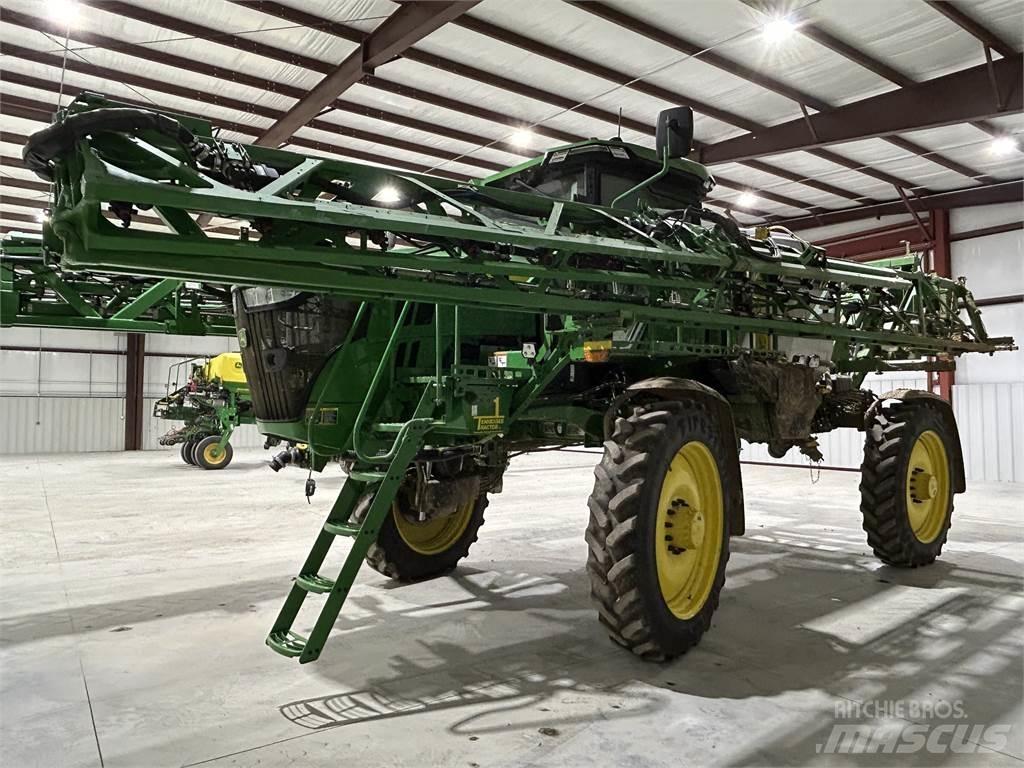 John Deere 412R 牽引式噴霧機