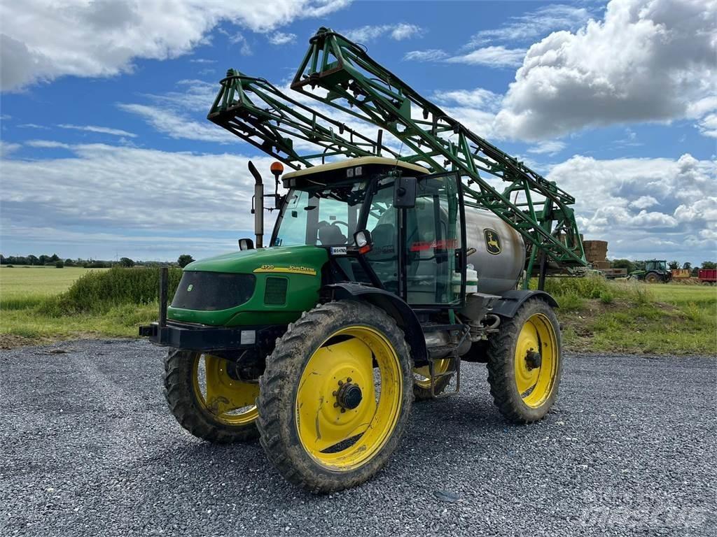 John Deere 4720 牽引式噴霧機