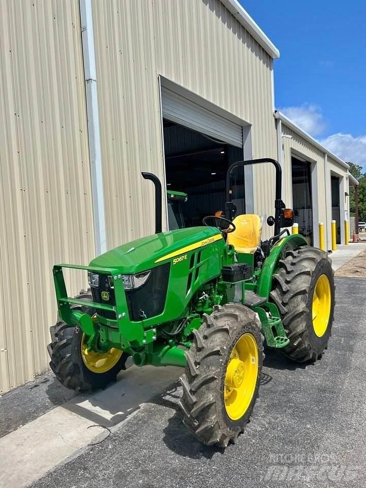 John Deere 5067E 曳引機