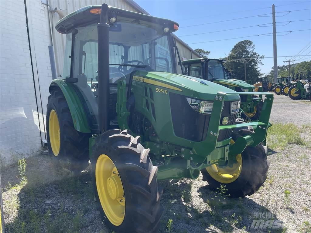 John Deere 5067E 曳引機