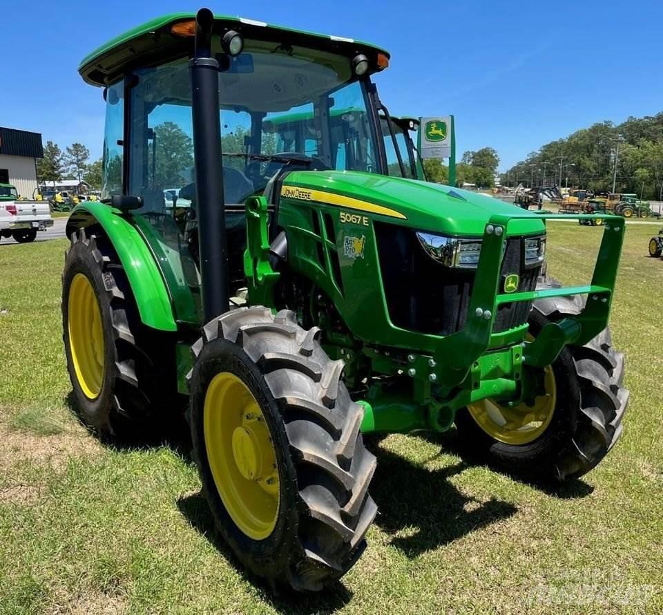 John Deere 5067E 曳引機