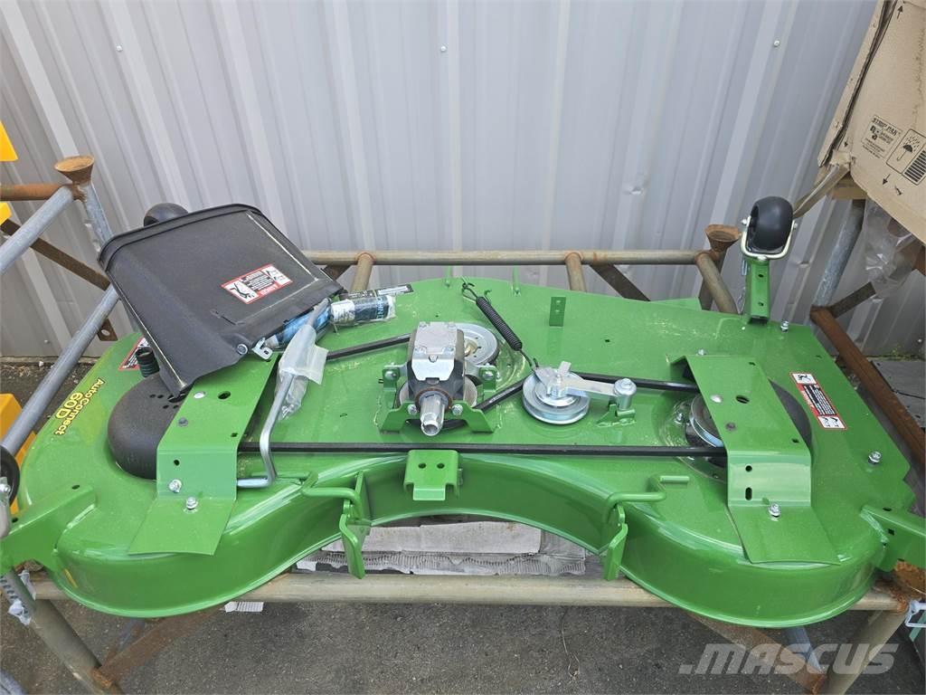 John Deere 60D 騎乘式割草機