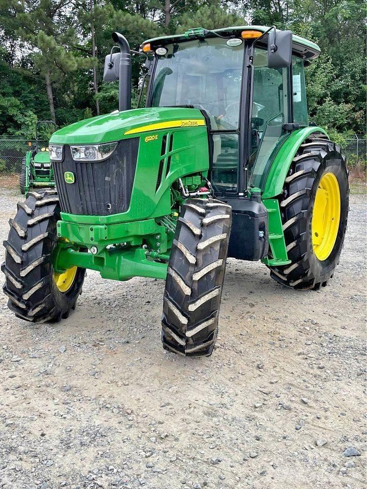 John Deere 6120E 曳引機