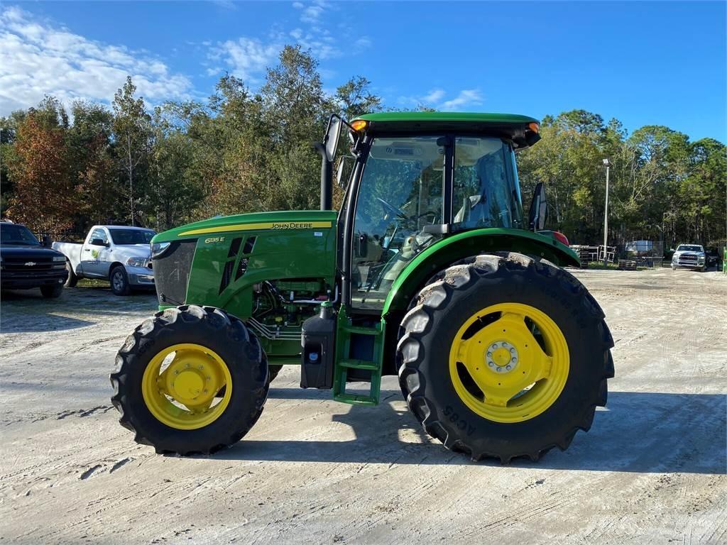 John Deere 6135E 曳引機