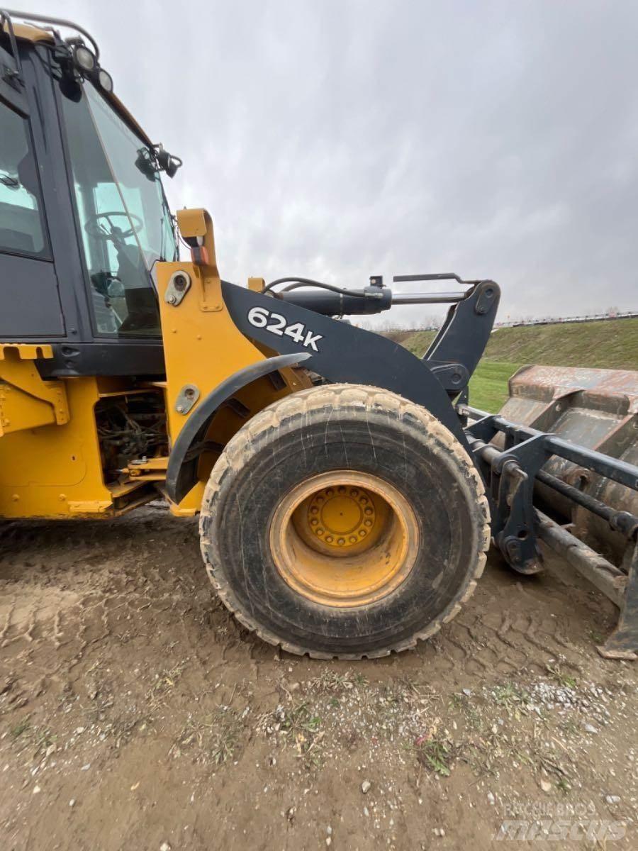 John Deere 624K 輪胎式裝載機