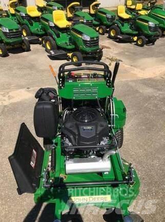John Deere 636M 騎乘式割草機