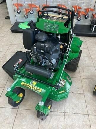 John Deere 636M 騎乘式割草機
