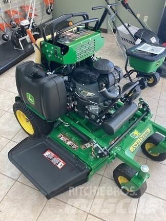 John Deere 636M 騎乘式割草機