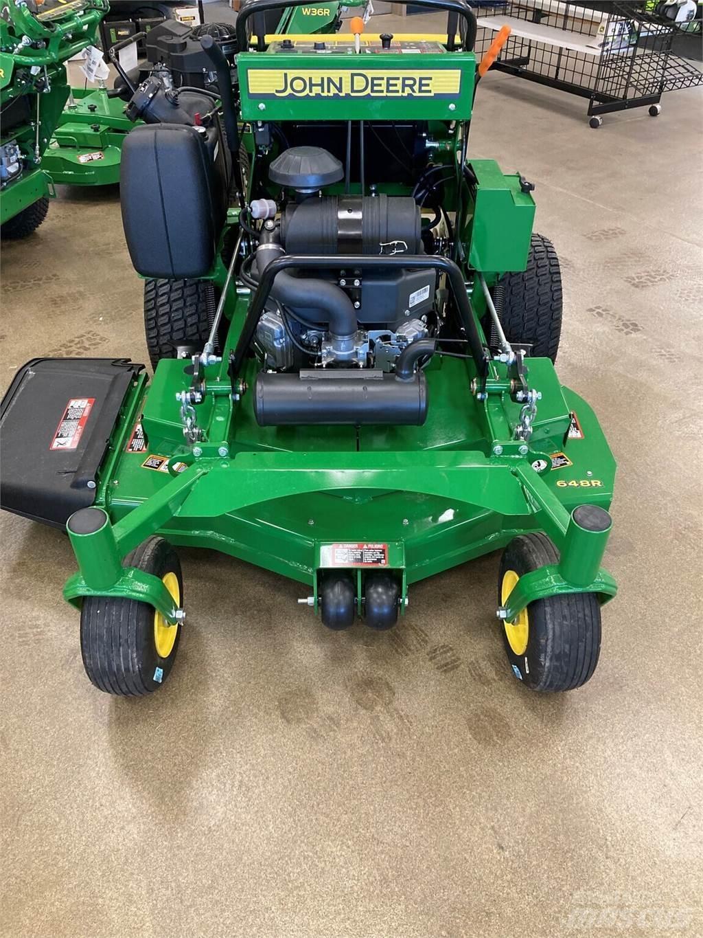 John Deere 648R 騎乘式割草機