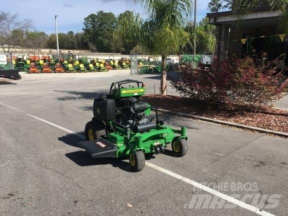 John Deere 648R 騎乘式割草機