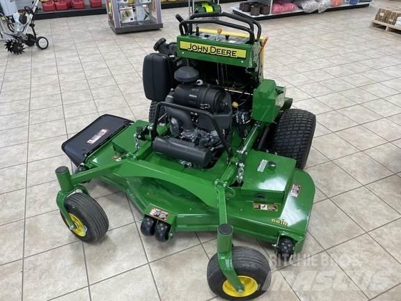 John Deere 661R 騎乘式割草機
