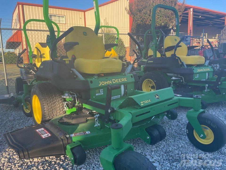 John Deere 720E 零迴轉割草機