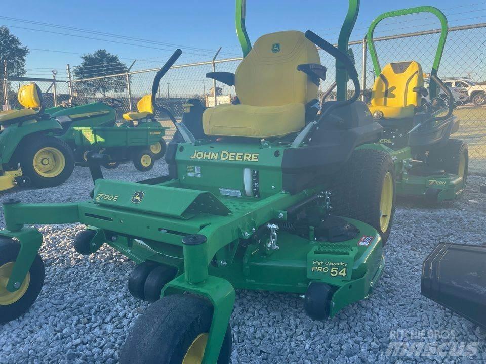 John Deere 720E 零迴轉割草機